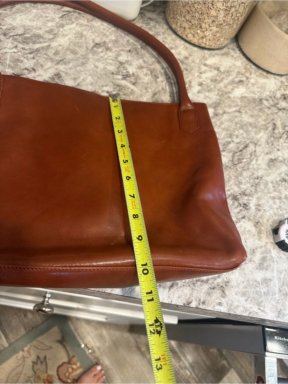 Classic Leather Shoulder Bag in Brown - Picture 3 of 4